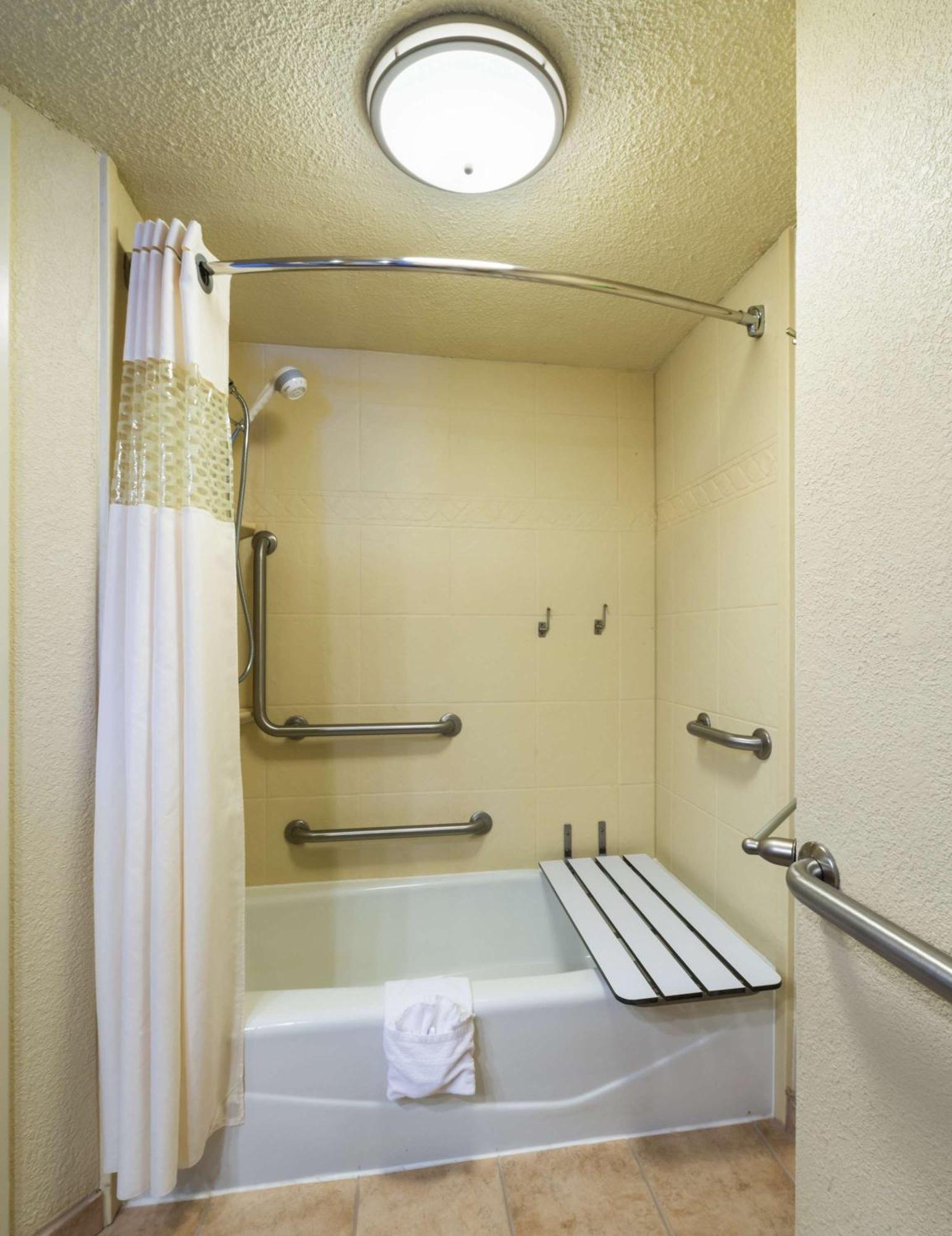 Hampton Inn I-10 & College Drive Baton Rouge Exterior photo